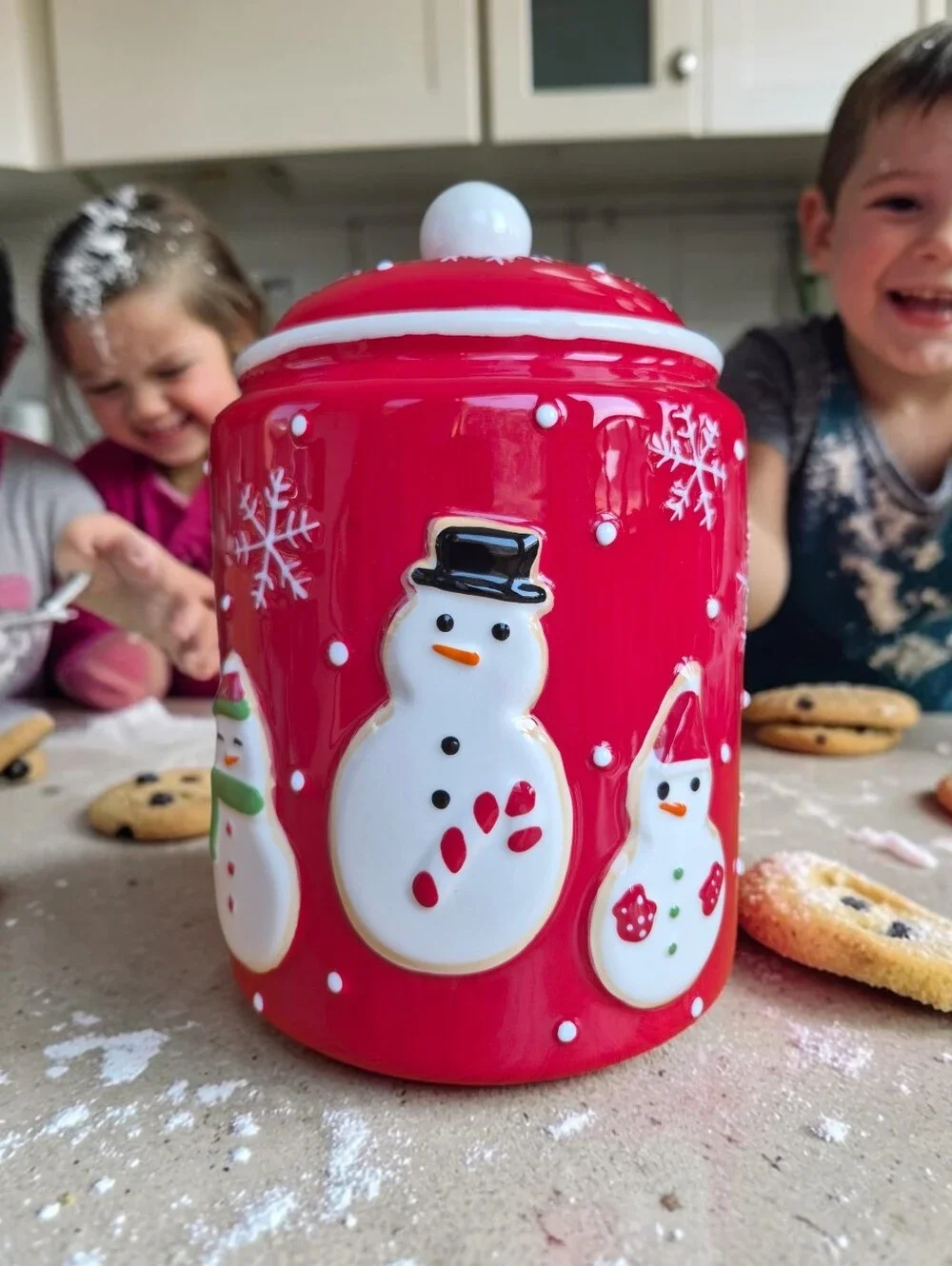 Hallmark Ceramic Christmas Cookie Jar Red Snowman Snowflakes 2011
